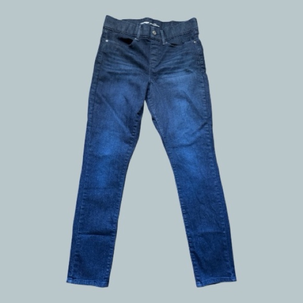 LEVSTRAUSS SIGNATURE
SHAPING
PERFECT PULL-ON SKINNY